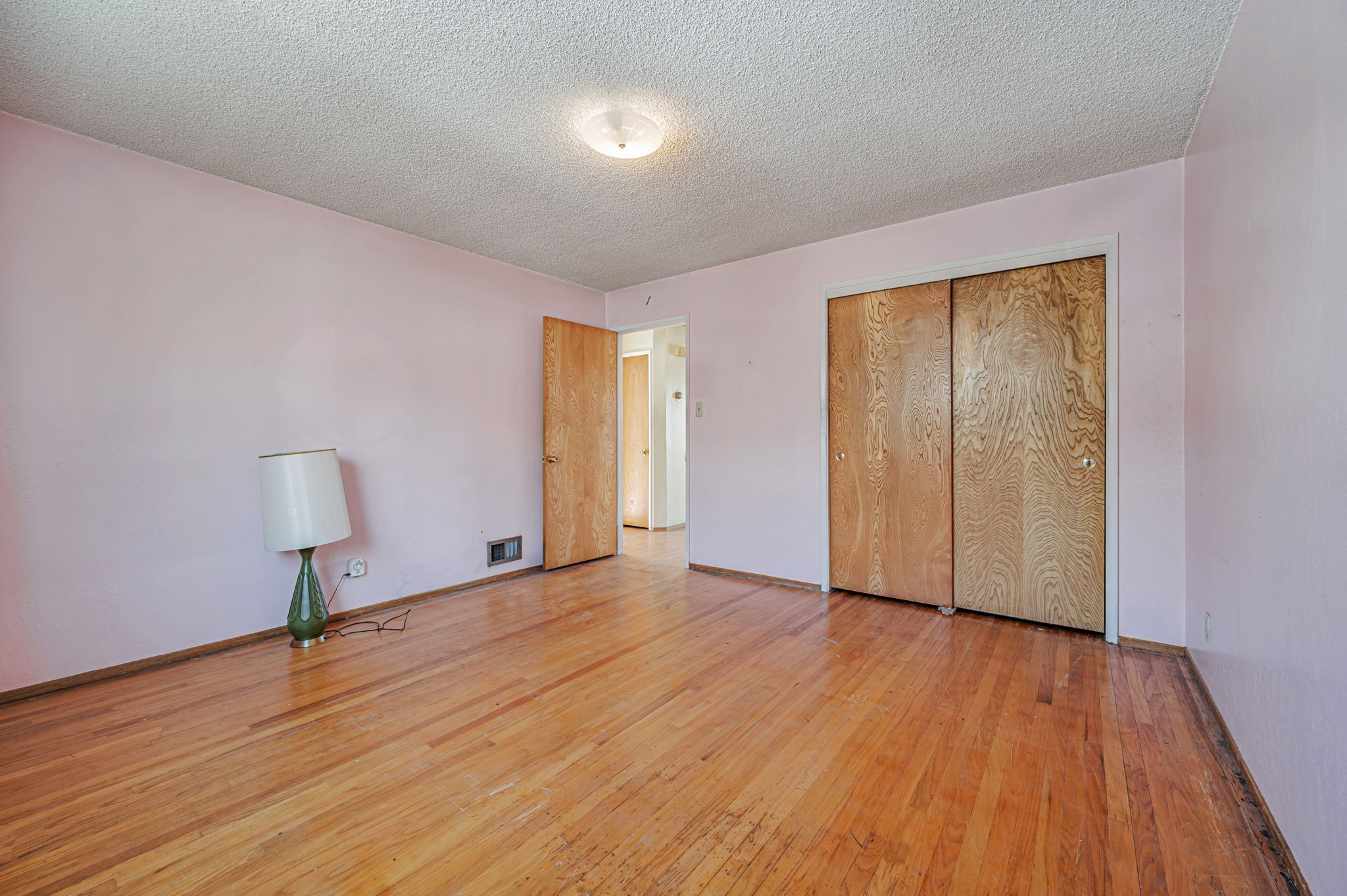 021_245 Campbell Ave