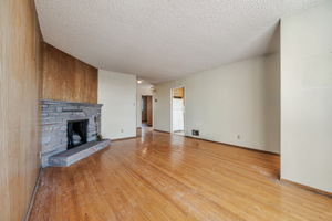 008_245 Campbell Ave