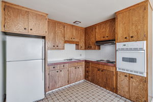 011_245 Campbell Ave