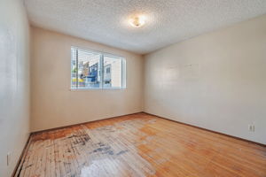 017_245 Campbell Ave