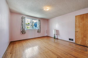 020_245 Campbell Ave