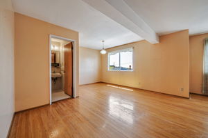 022_245 Campbell Ave