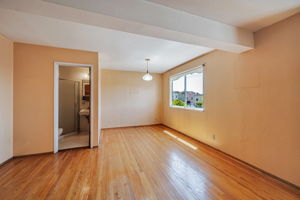 026_245 Campbell Ave