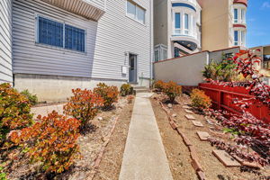 035_245 Campbell Ave