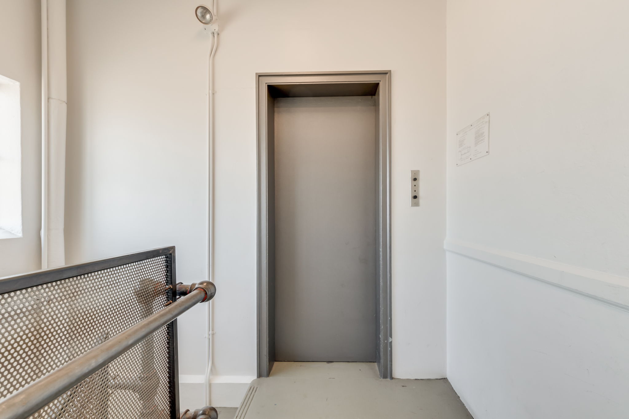  245 Carlaw Ave #407, Toronto, ON M4M 2S1, US Photo 7