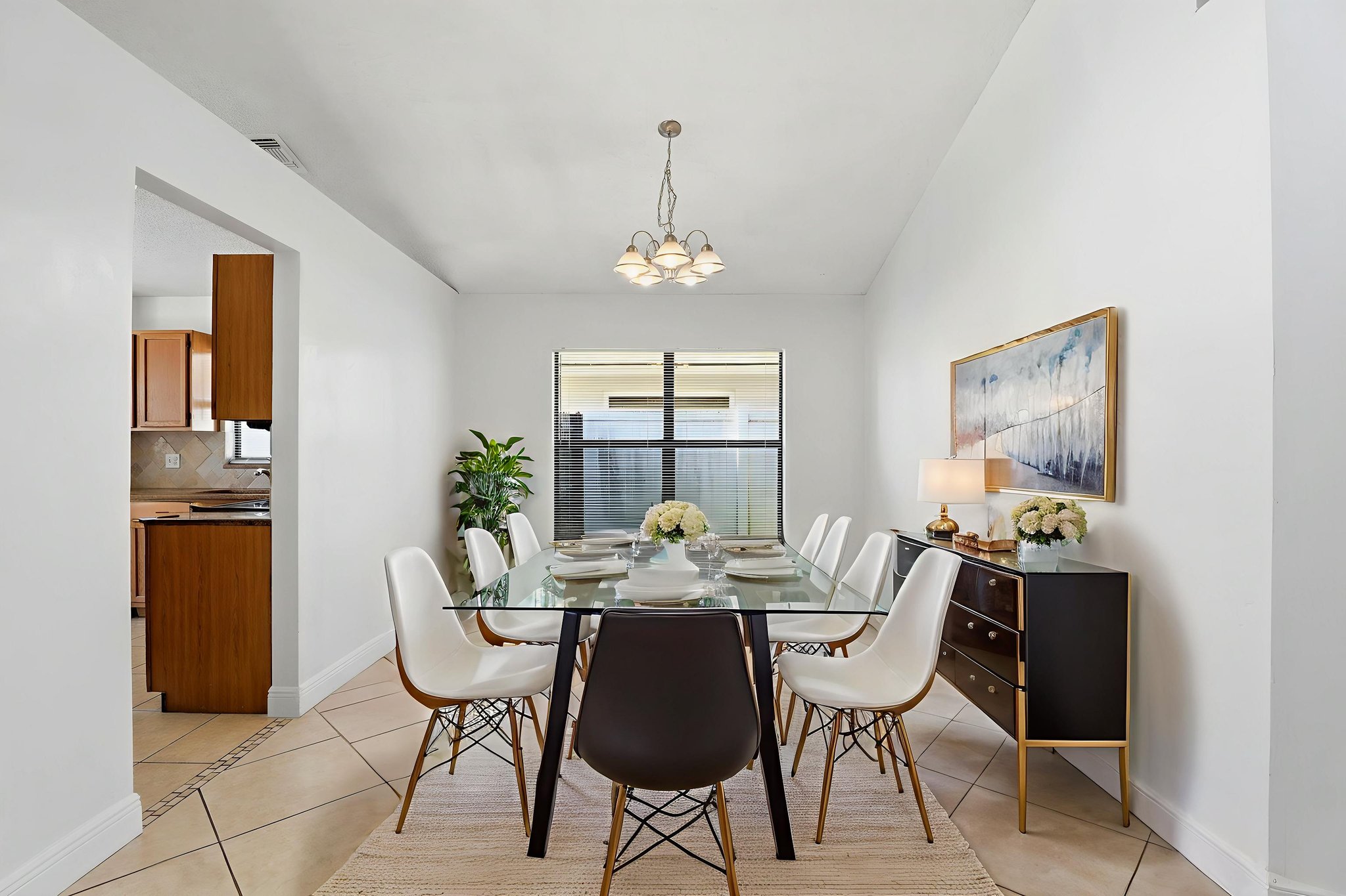 245 Lakebreeze Cir_08 virtually staged.jpeg