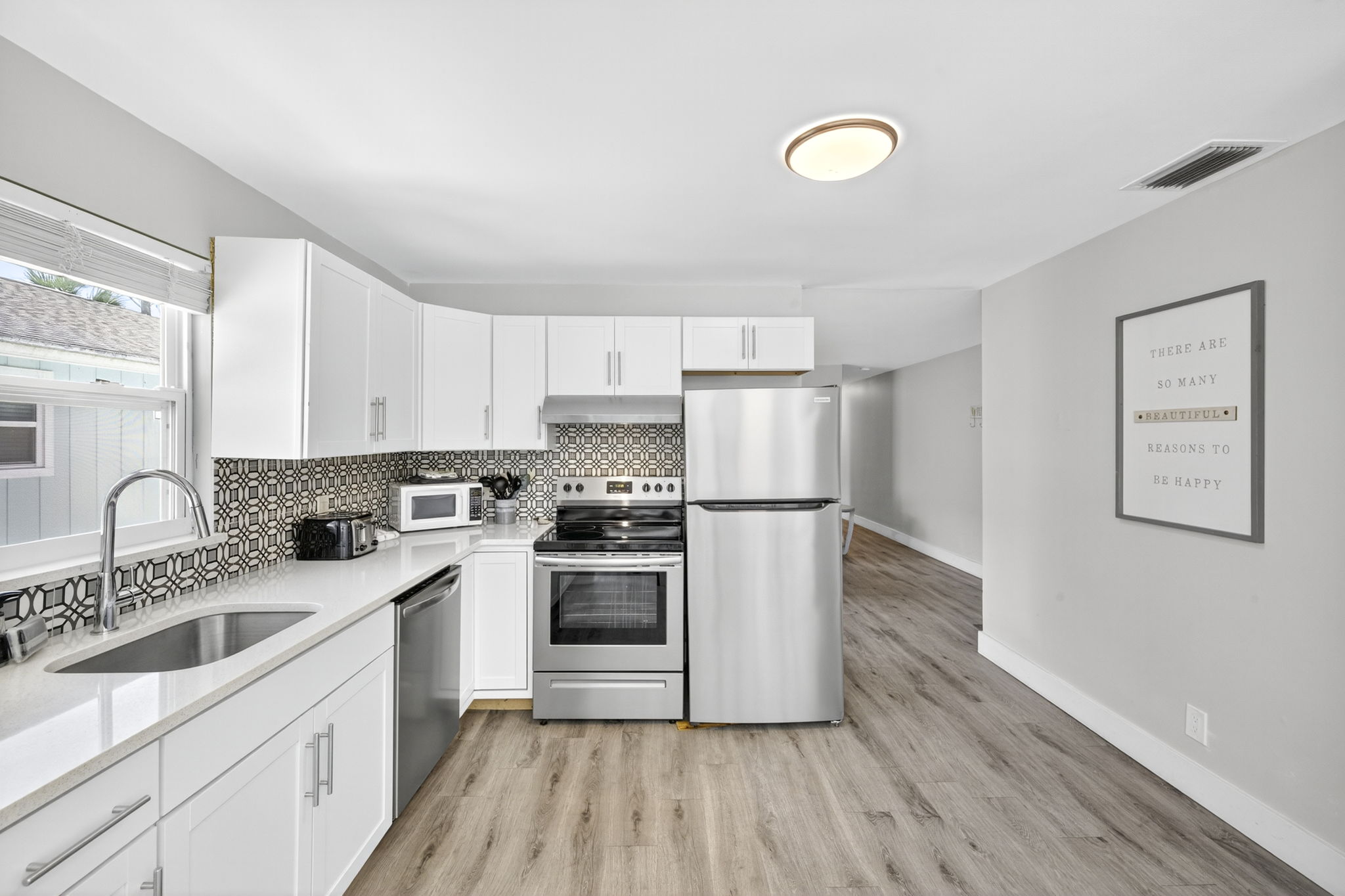 Flip Flop - Kitchen 2 of 2