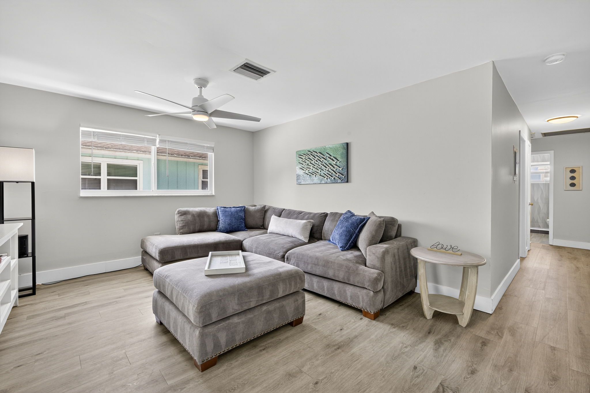 Flip Flop - Living Room 2 of 3