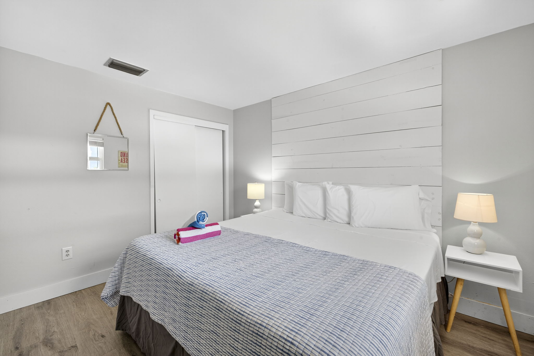 Flip Flop - Primary Bedroom 3 of 3