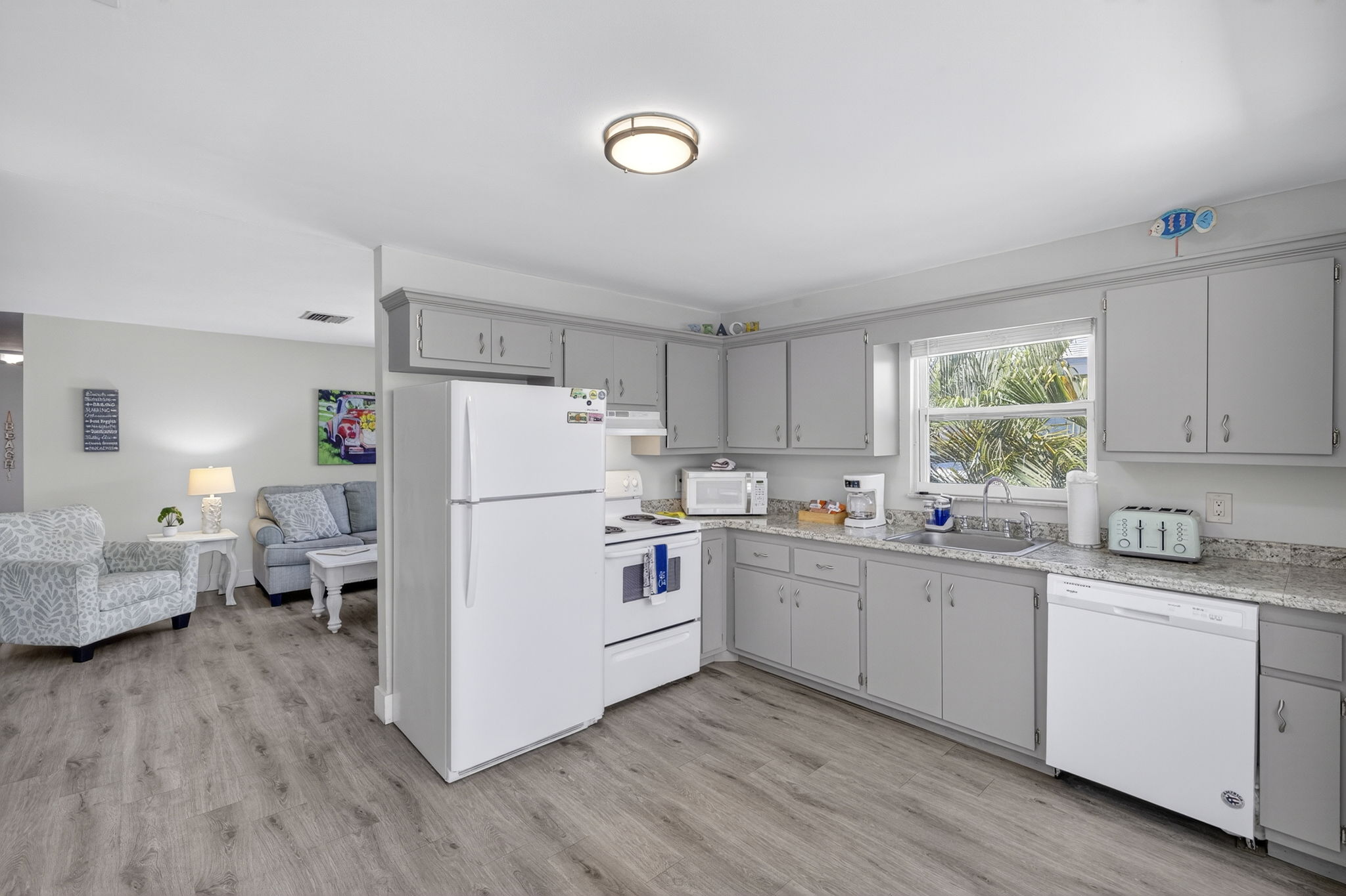 Manatee - Kitchen 1 of 3