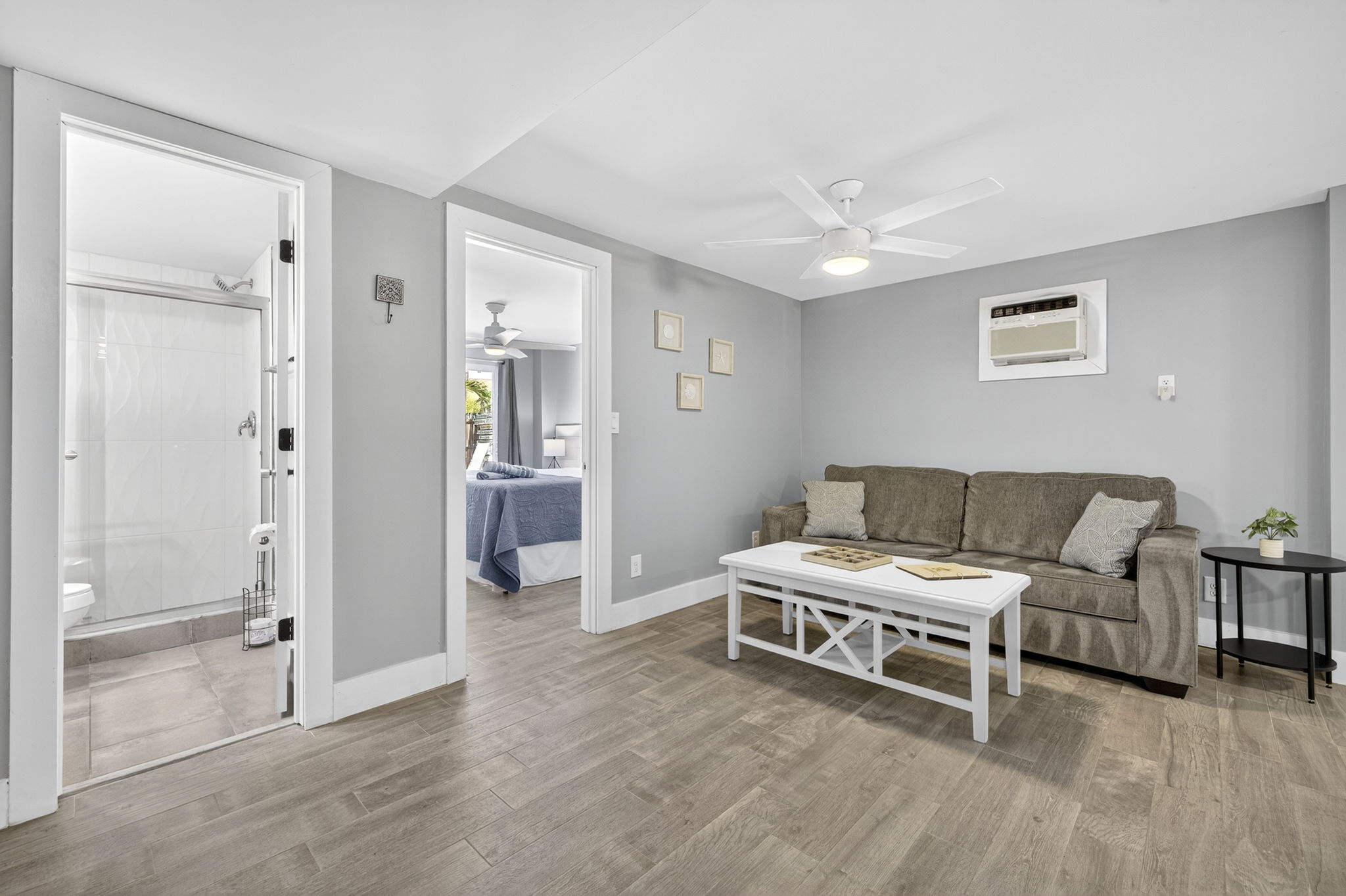 Seashell - Living Room 2 of 4