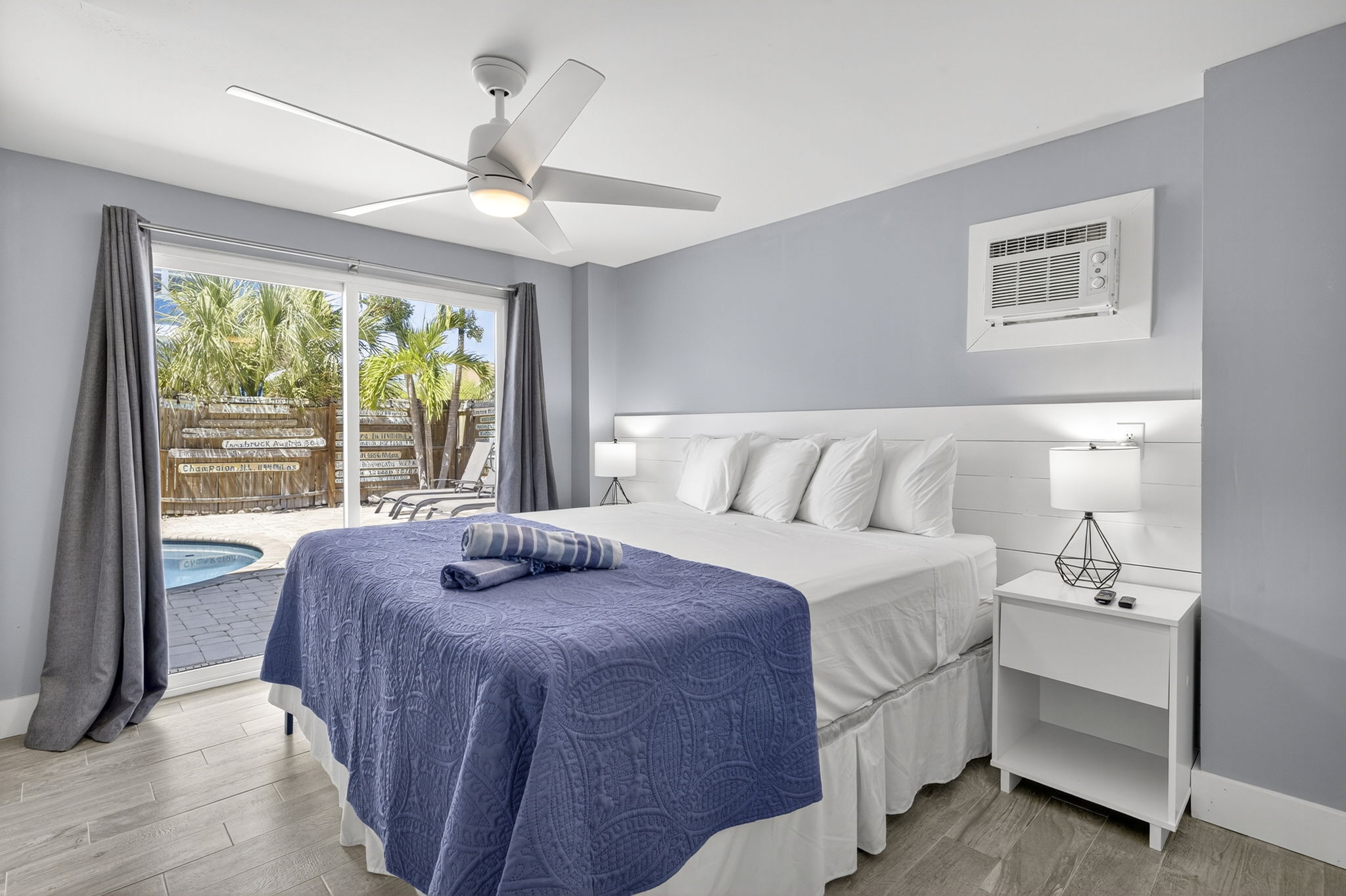 Seashell - Primary Bedroom 1 of 3
