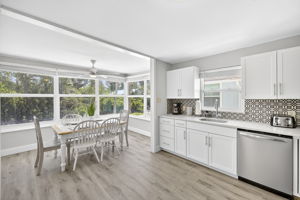 Flip Flop - Dining Room 1 of 2