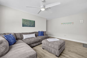 Flip Flop - Living Room 3 of 3