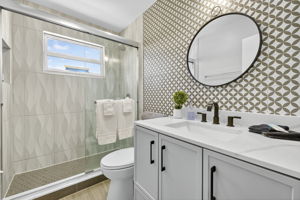 Flip Flop - Primary Bathroom