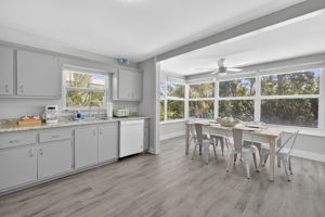 Manatee - Dining Room 1 of 2