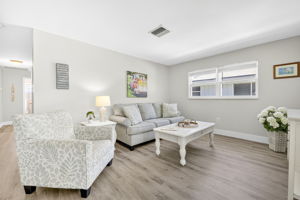 Manatee - Living Room 1 of 3
