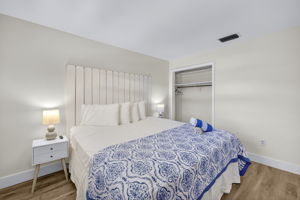 Manatee - Primary Bedroom 1 of 3