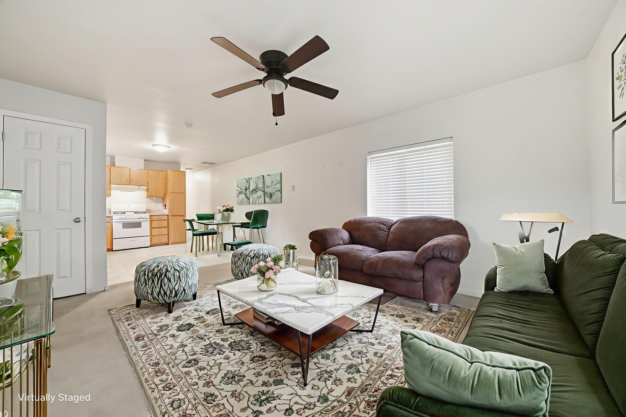 DSC08963 virtually staged.jpeg