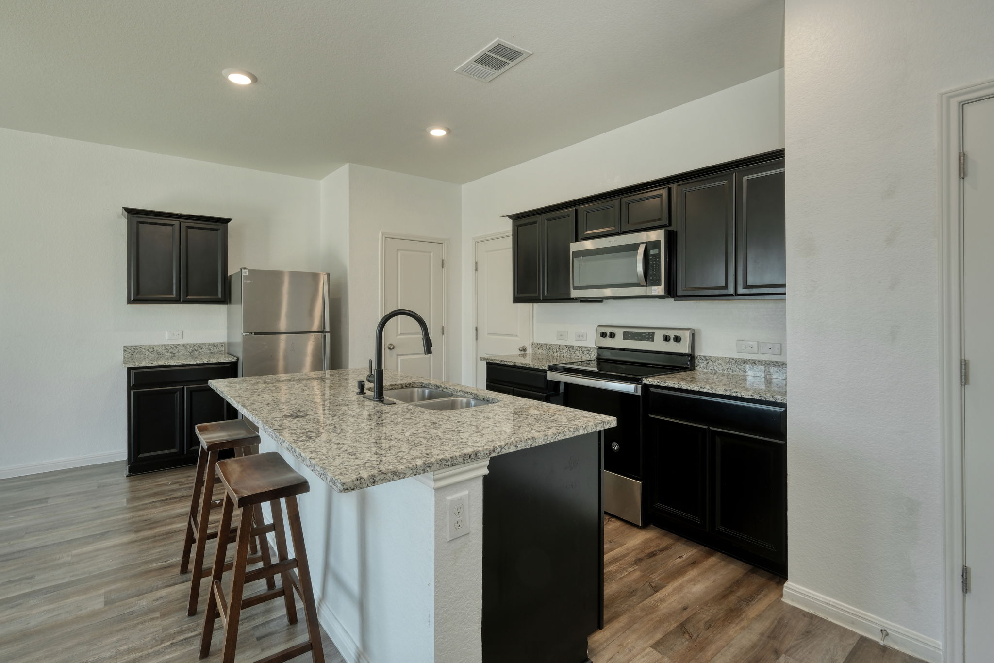 Kitchen/Breakfast Bar