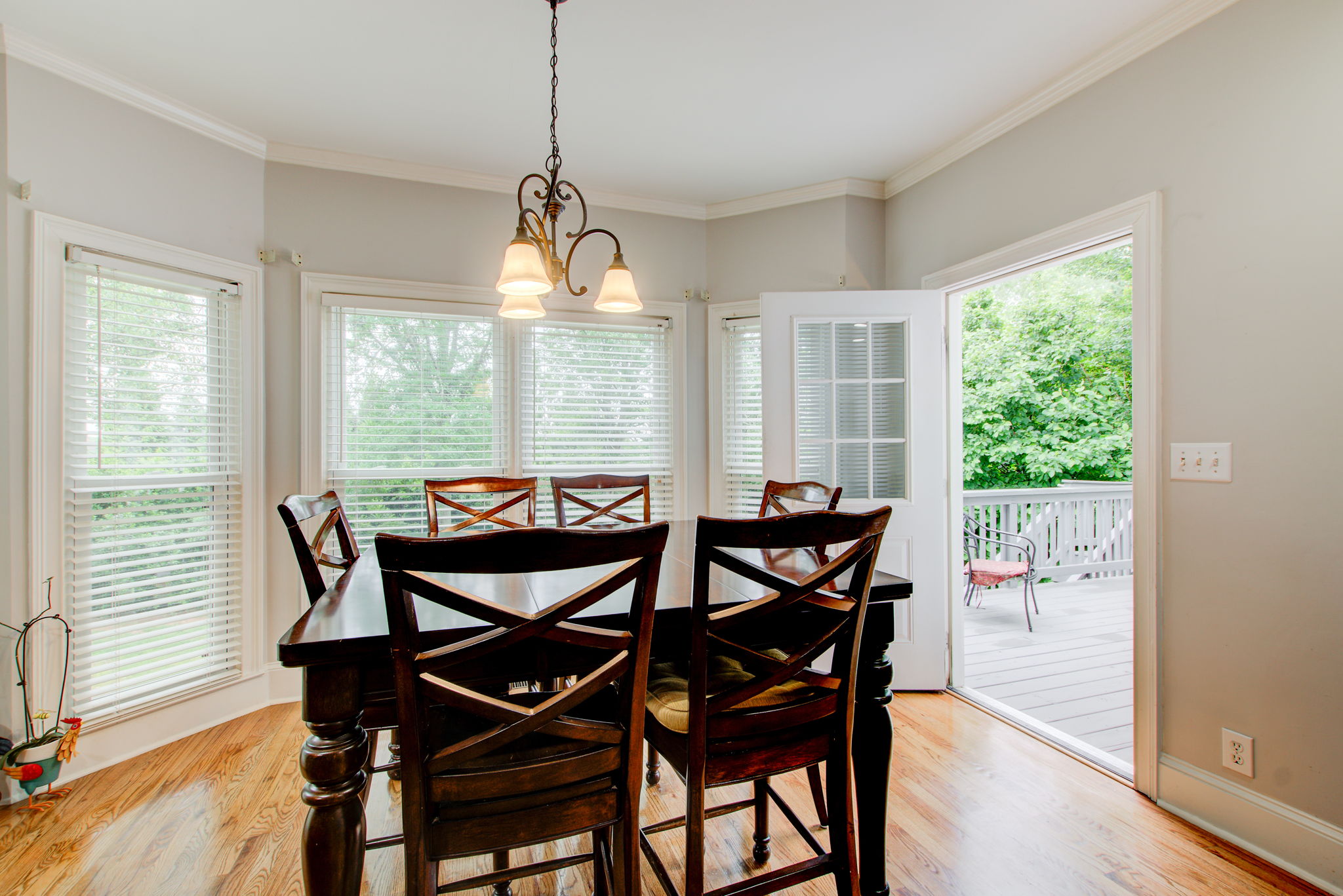 14 Breakfast Area w Deck Walkout