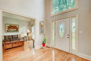 4 Entryway w Formal Living Room View