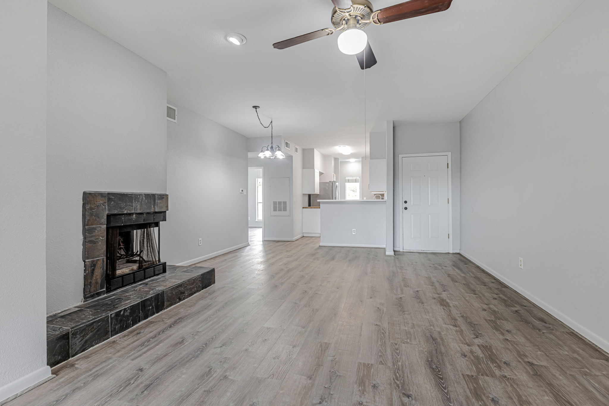 009_2450 Wickersham Ln