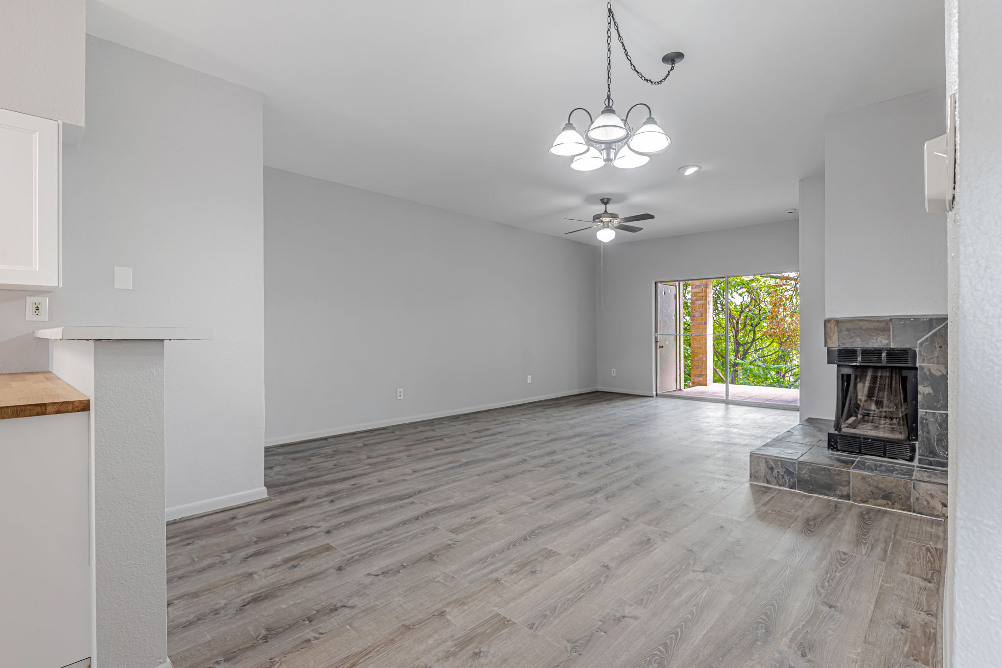 016_2450 Wickersham Ln