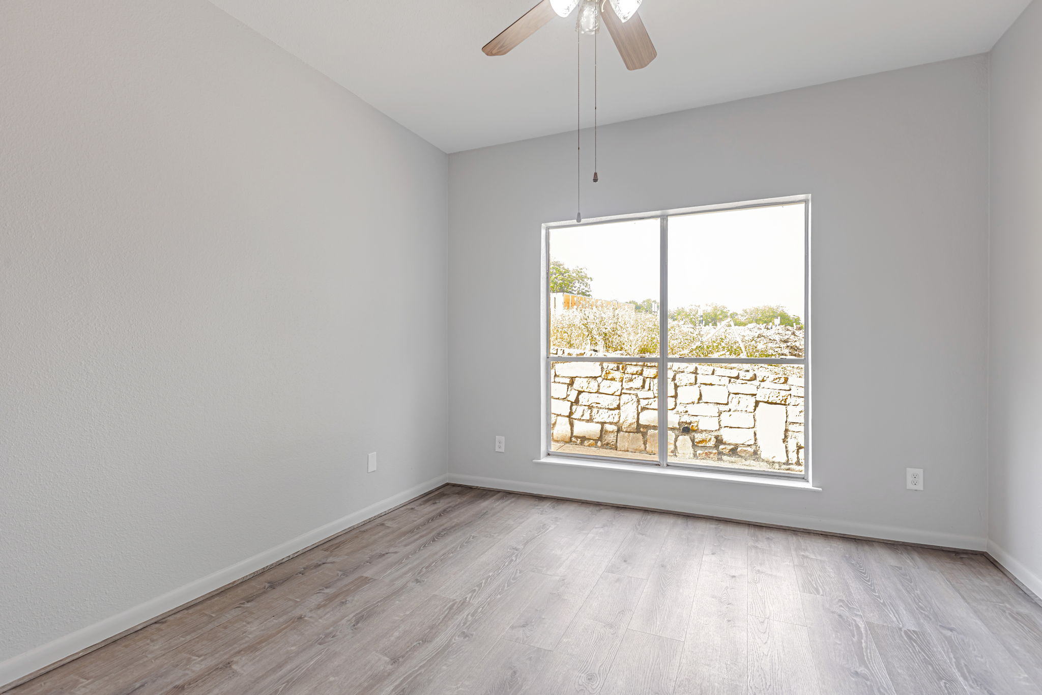 018_2450 Wickersham Ln