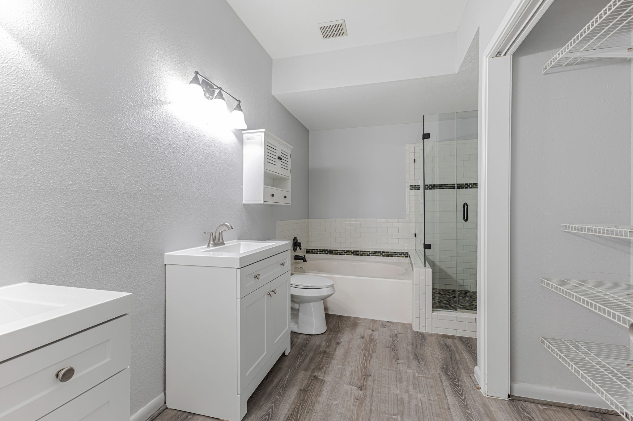 033_2450 Wickersham Ln