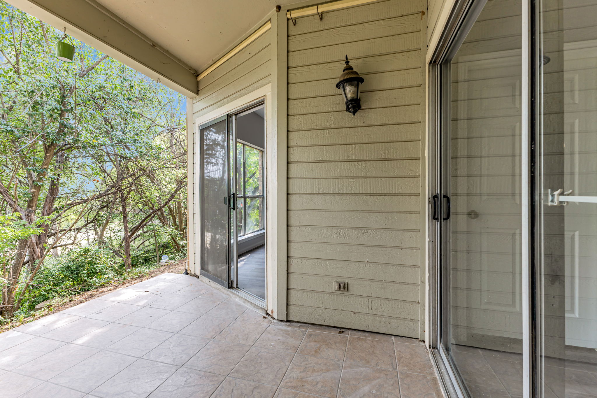 038_2450 Wickersham Ln