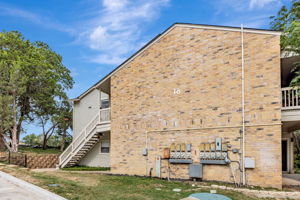 002_2450 Wickersham Ln