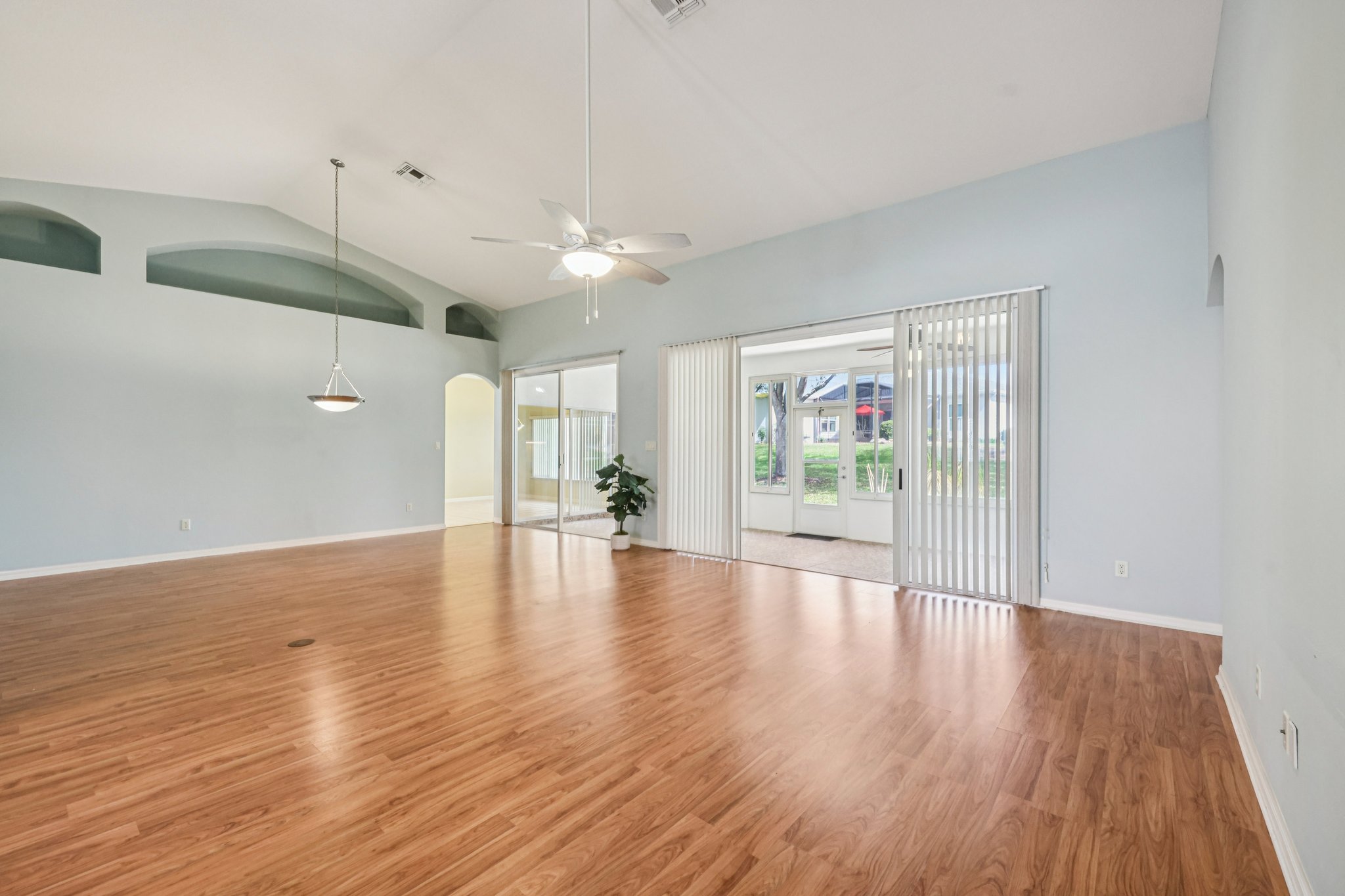 Parlange Ct-S0403-005.jpg