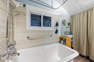 Snail Rd-S1305-018.jpg