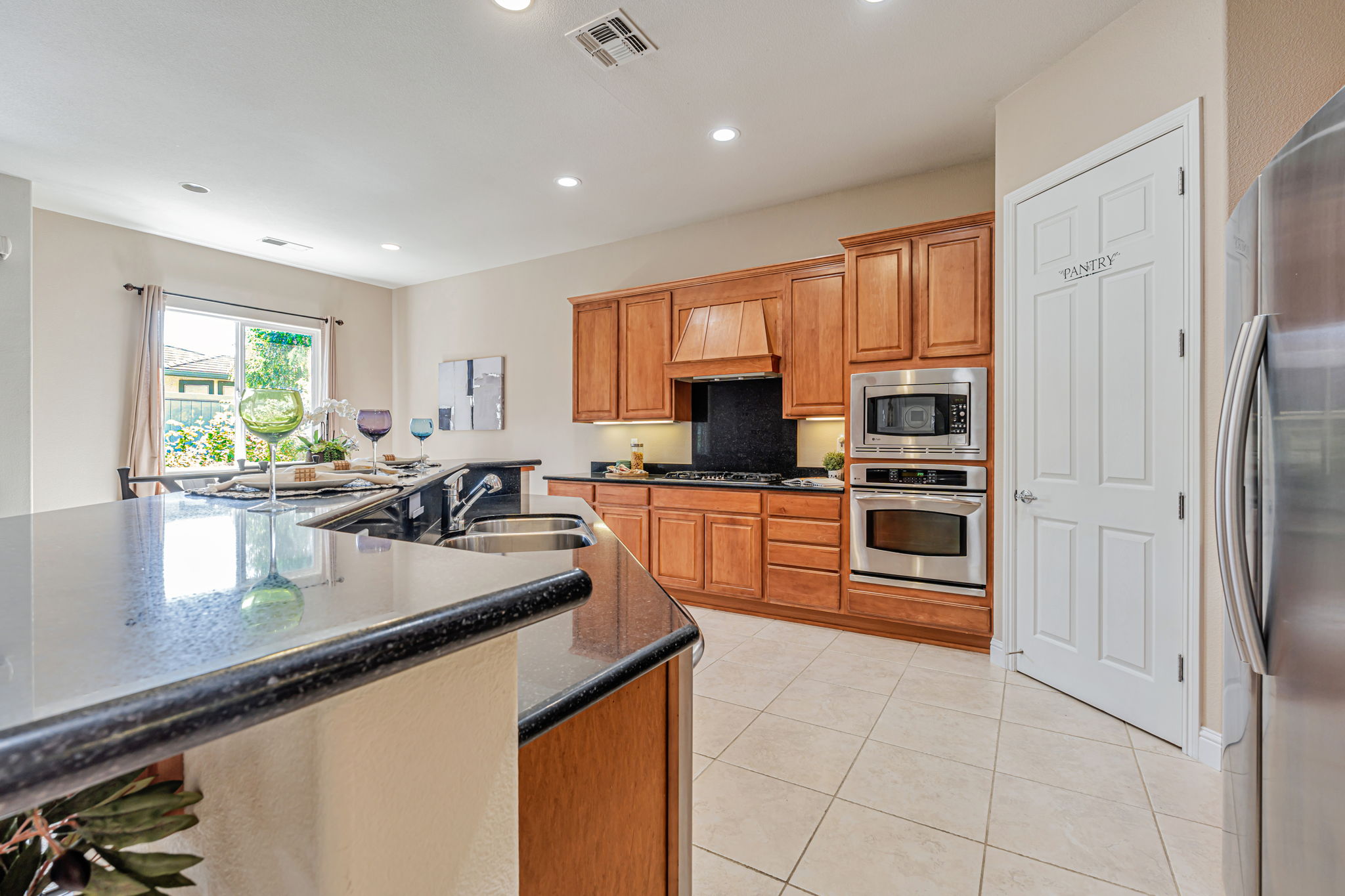 015_2453 Gardenstone Pl_
