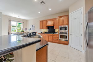 015_2453 Gardenstone Pl_
