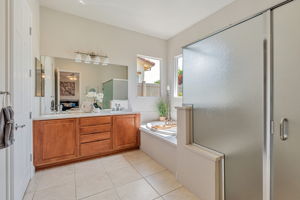 036_2453 Gardenstone Pl_