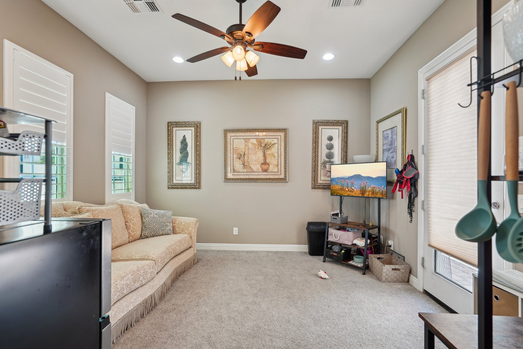 W Hope Cir-2404-022.jpg