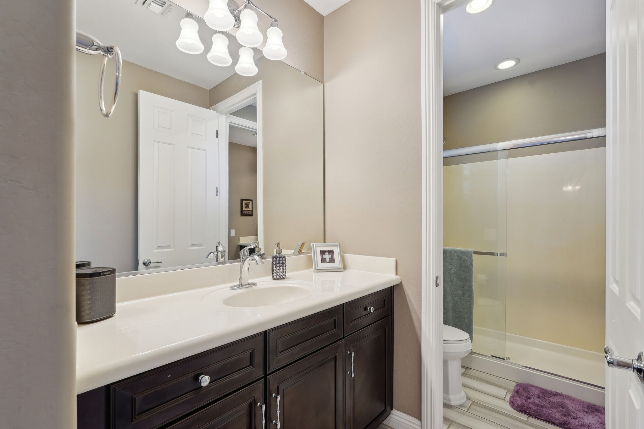 W Hope Cir-2404-060