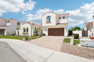 W Hope Cir-2404-001.jpg