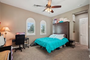W Hope Cir-2404-021.jpg