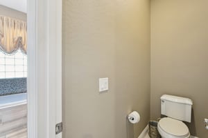 W Hope Cir-2404-037.jpg
