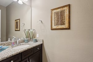 W Hope Cir-2404-041.jpg
