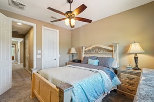 W Hope Cir-2404-058.jpg