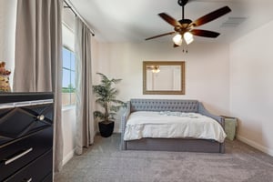 W Hope Cir-2404-063.jpg