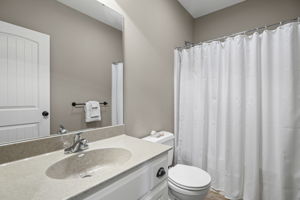  Photo 32