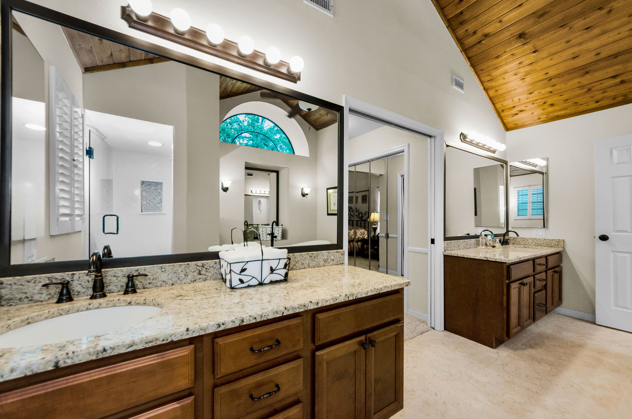 Master Bathroom 1d