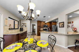 Kitchen Eat-In 3