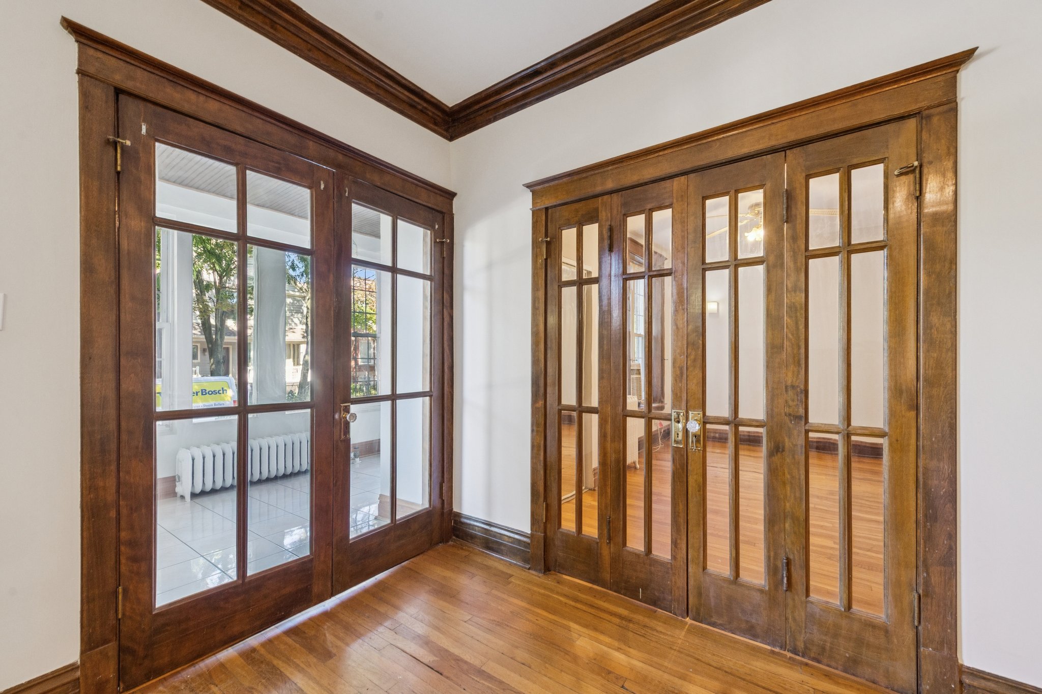2457 W Eastwood Ave 1_001.jpg