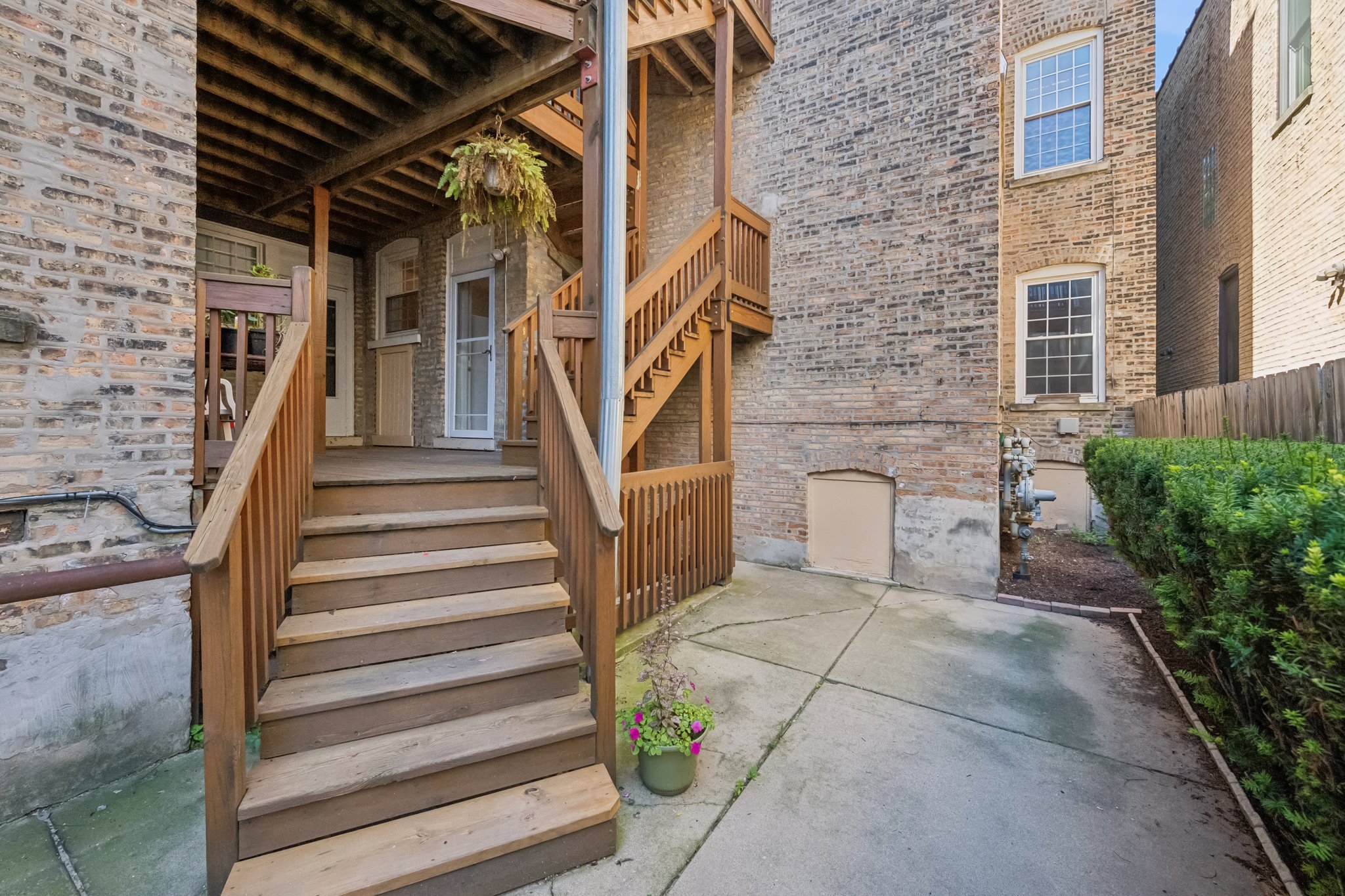 2457 W Eastwood Ave 1_029.jpg